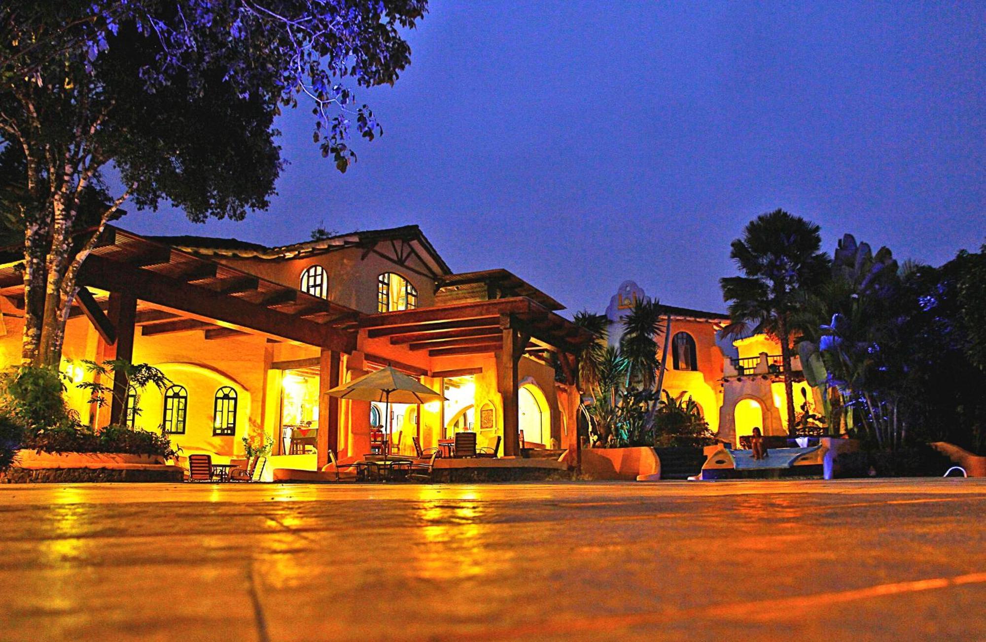 Mantaraya Lodge Puerto López Екстериор снимка