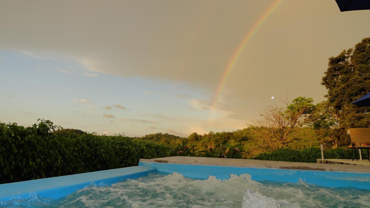 Mantaraya Lodge Puerto López Екстериор снимка