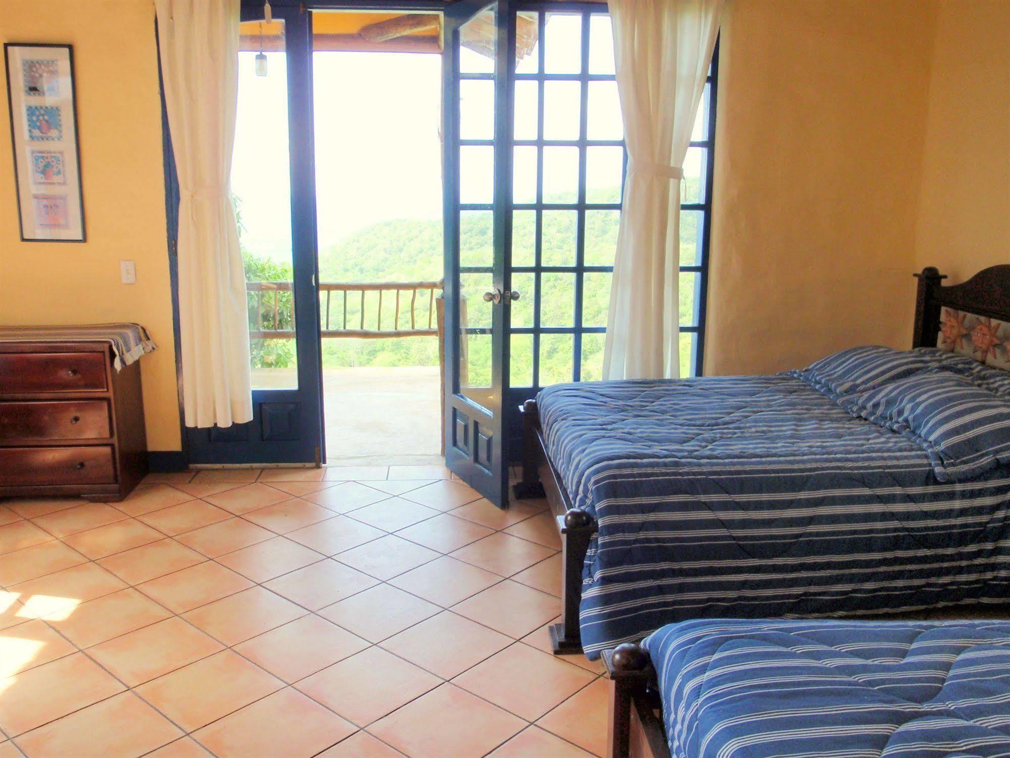 Mantaraya Lodge Puerto López Екстериор снимка