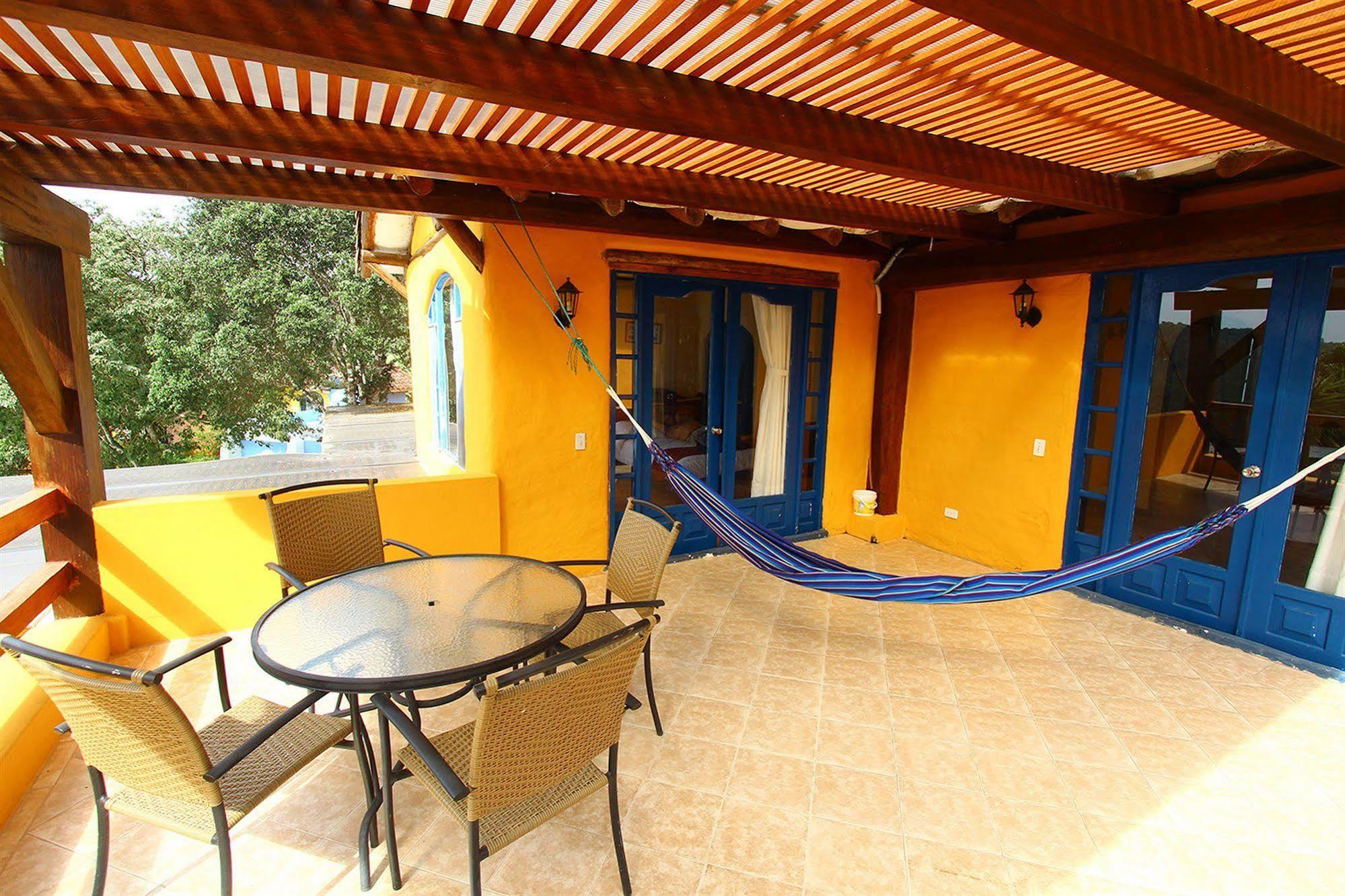 Mantaraya Lodge Puerto López Екстериор снимка